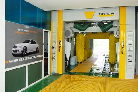 Automatic Tunnel Car Washing Machine With Brush , Quick Cleaning Speed