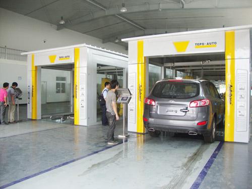 Tunnel-type Automatic Car Washing Machine For Washing 600 - 800 Cars Per Day